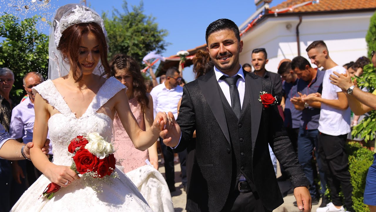 Krushqia behet gati dhe shkon te marre nusen sic e do zakoni, Shqiperia e Mesme | Behar & Marsilda |