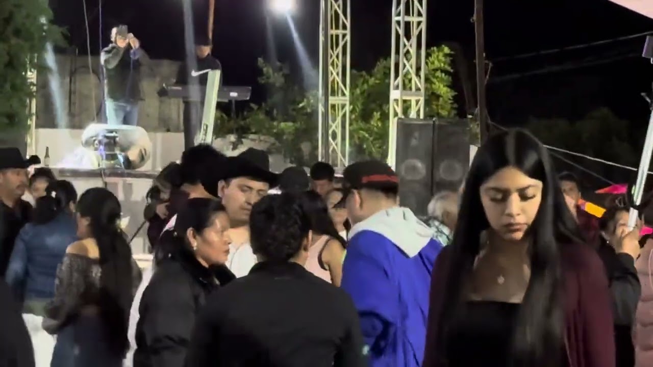 Edwin y sus teclados en san Martín sabinillo 2024