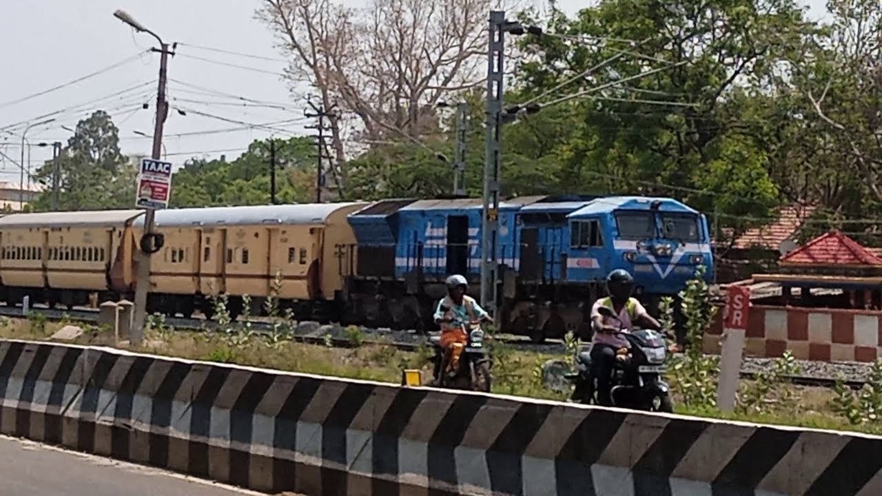 Dadar Central Tirunelveli Chalukya Express near Thiruparankundram | Train Numbers 11021 11022