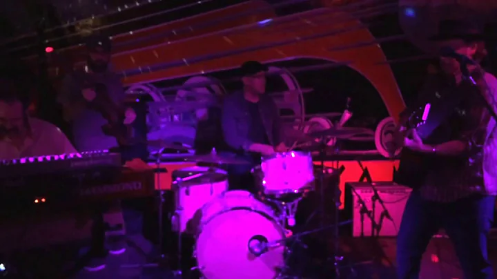 Shawn Rohlf performs 'I'm the Man who loves you'