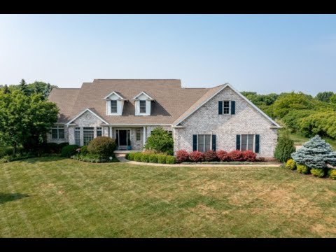 416 Maple Ln, Neenah, WI home video tour