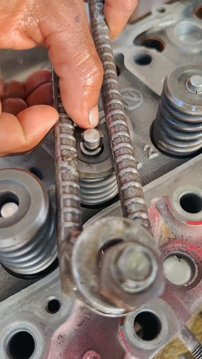 Head Valve Lock Hacks tools #cylinder #head #lock #tappet #cylinderhead  #trending #skills