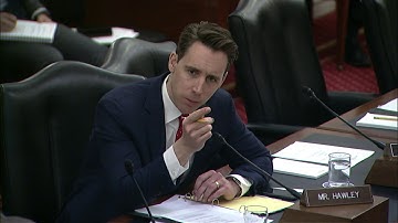 Senator Hawley at a hearing to discuss the Marine Corps ground modernization