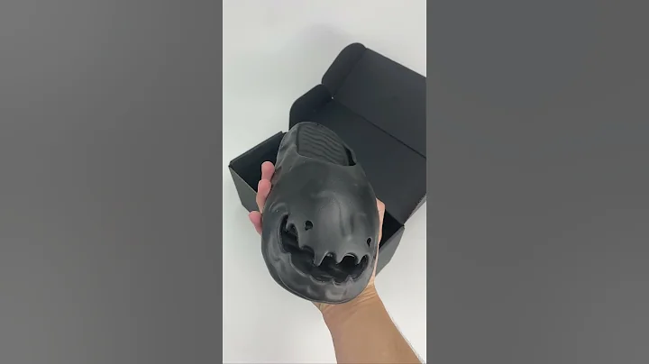 Sharkicks Pro Drip! Personalize your Oozeform Slide eyes now!#viral #helloslippers #summerhaul