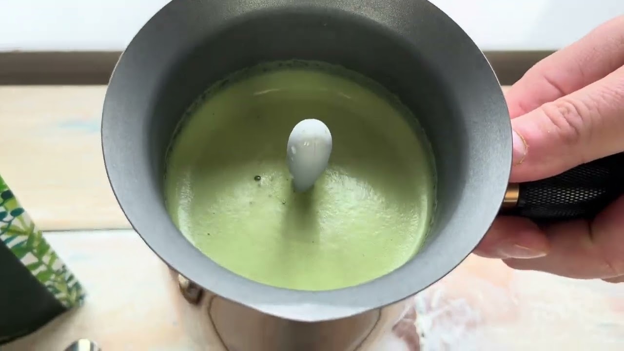 Can you make MATCHA LATTE in the VELVETISER from Hotel Chocolat? | Matcha Latte Recipes