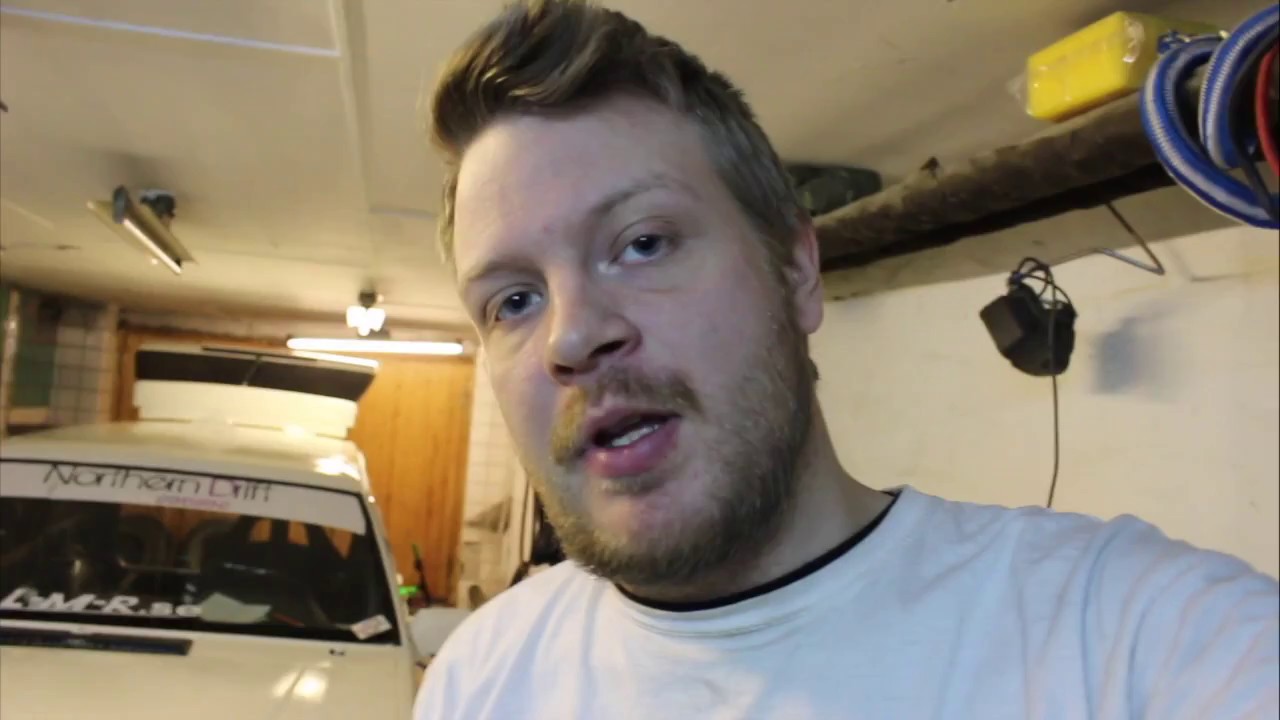 GarageVlogg#3 visar hur bilen ser ut med nya lacken, plus montera ihop fronten