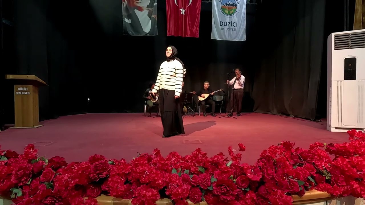 Mağusa Limanı sahne performans