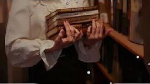 that feeling when you find peace in being alone (dark academia playlist)