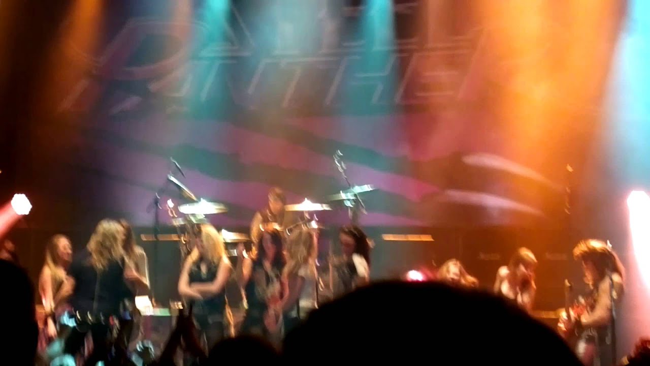 Steel Panther Gold Digging Whore & It Won't Suck Itself (HD) Live in