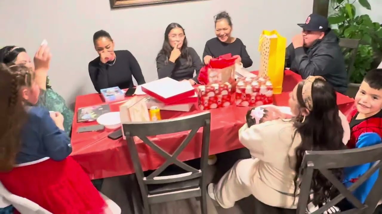 Christmas 2024 Juego Del Elefante Blanco