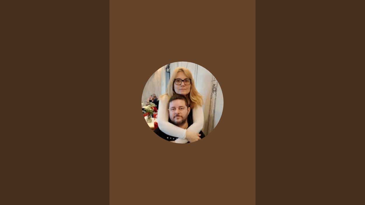 MISTER BUNGA E LAURA LOVE  sta trasmettendo dal vivo.