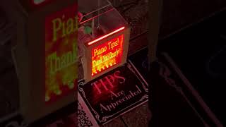 Ben Keys Pianis Mengamen Hebat 2412026 keyboard keys piano busk busking santacruz jam