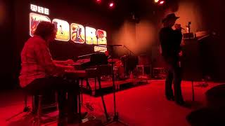 THE  DOORS  IN  CONCERT   -    RIDERS ON THE STORM @ Bora Duisburg