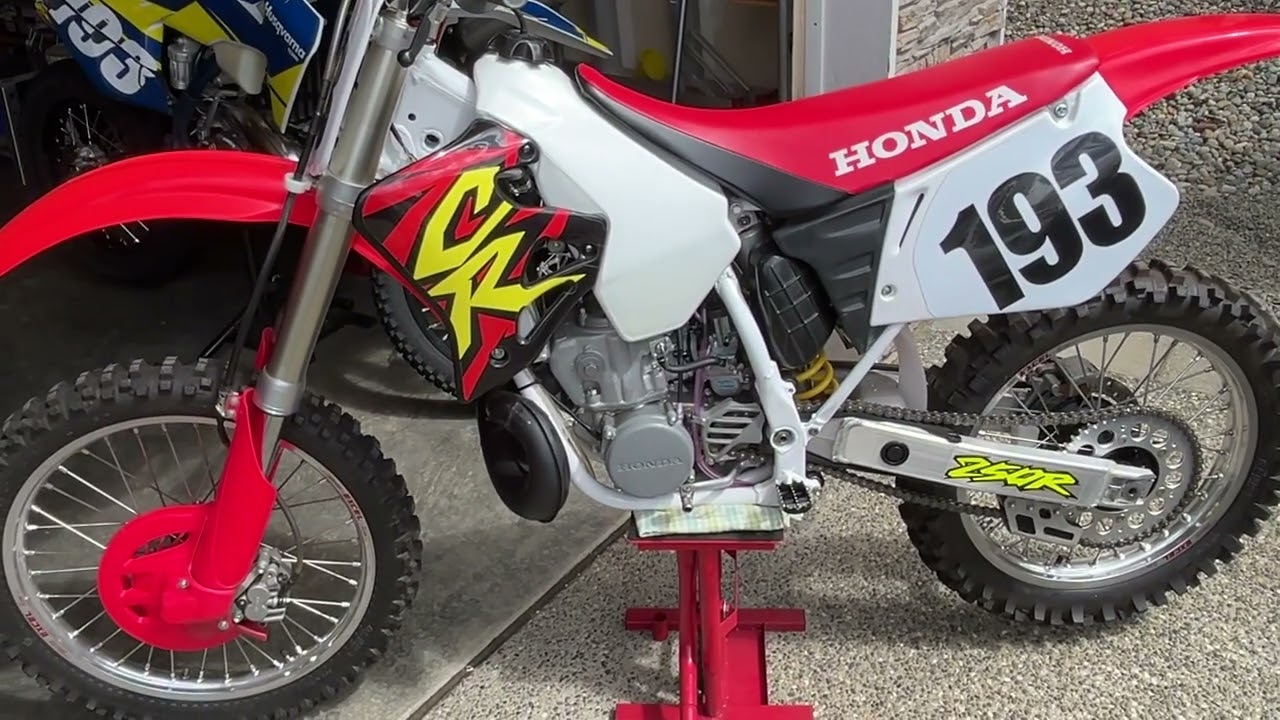 Keihin PWK Air Striker Carburetor on a 96 CR250, One Kick Bike Now?