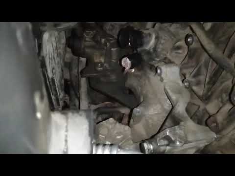 Снятие генератора Фольцваген Каравелла.