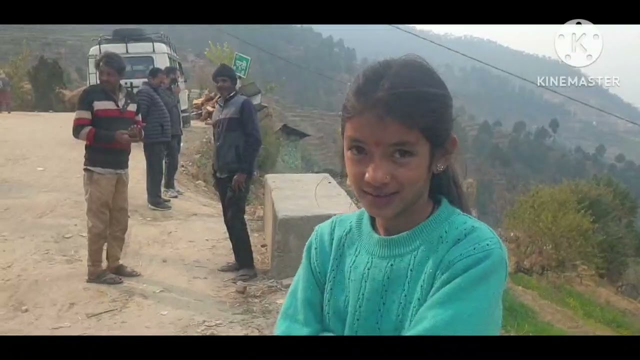 आज जाना पड़ा... मसूरी वाली जगह अपने सुन्दर उत्तरकाशी गांव... पतूड़ी में 