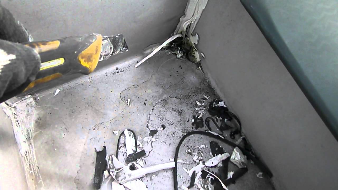 ｺｰｷﾝｸﾞの中から水が 雨漏り 漏水 屋根診断 Youtube