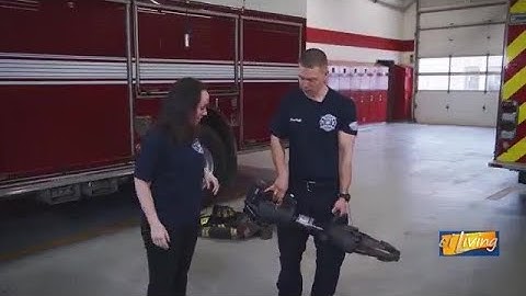 Firefighters Demonstrate the Jaws of Life