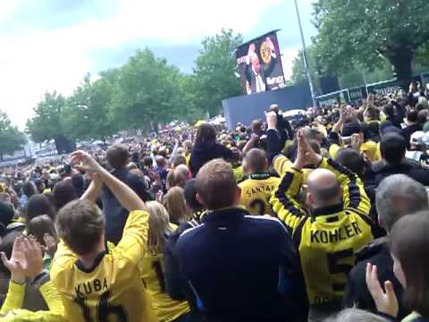 BVB Meisterfeier 2011 Westfalenhallen -2.mp4