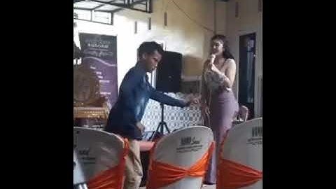 Joget paling lucu sepanjang masa !! Artisnya Hampir ngompol