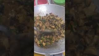 Fry snails with carry for eating Delicious