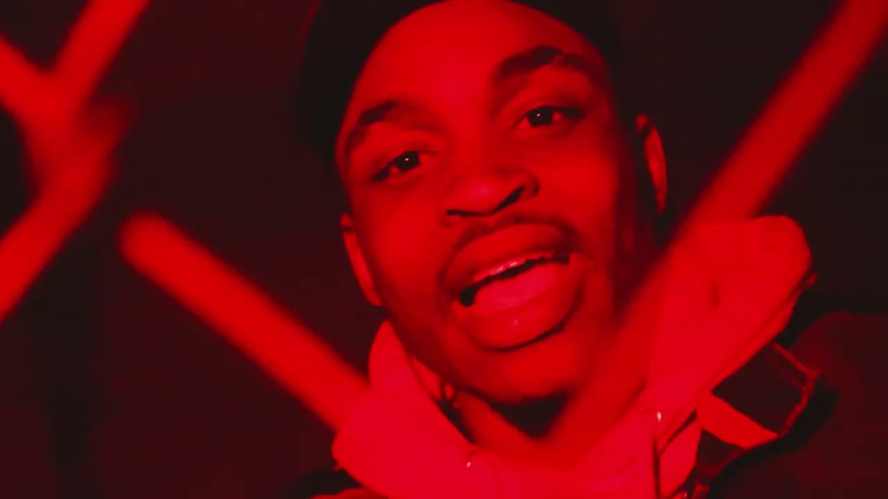 C:4 - REDLIGHT (Official Music Video) adlı videoyu YouTube'da izle C:4 - REDLIGHT (Official Music Video) adlı videoyu YouTube'da izle