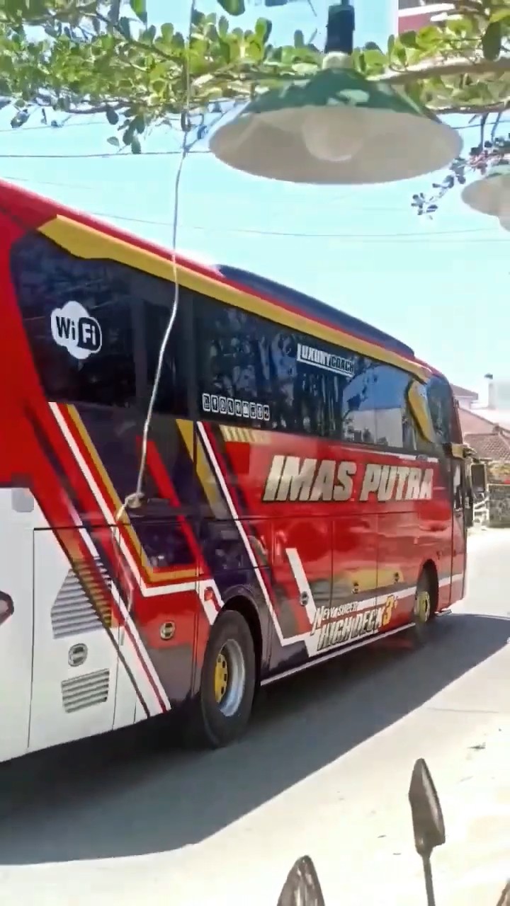 Imas Putra: Mengarungi Jalan Raya dengan Nyaman dan Aman, Kisah Sukses Sebuah Perusahaan Bus Pariwisata