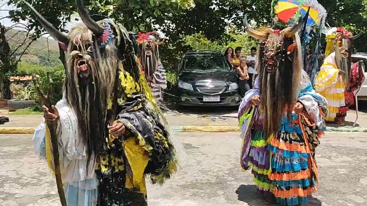 Folia M.D.C.Carrapatim em Rio das Flores casa da Dona Aparecida. Linda Apresentação