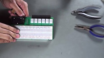 EE40LX: 0.4.3 CONNECTING BATTERIES