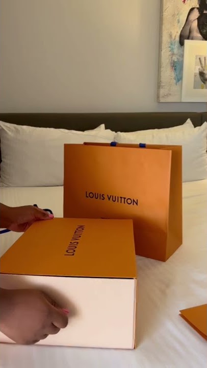 ➡️ Pre Fall Release LOUIS VUITTON NEW ARRIVAL ~ POOL PILLOW COMFORT MULE  SLIDES ~ Review ~ Unboxing 