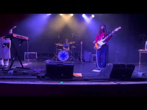 Horsegirl live -