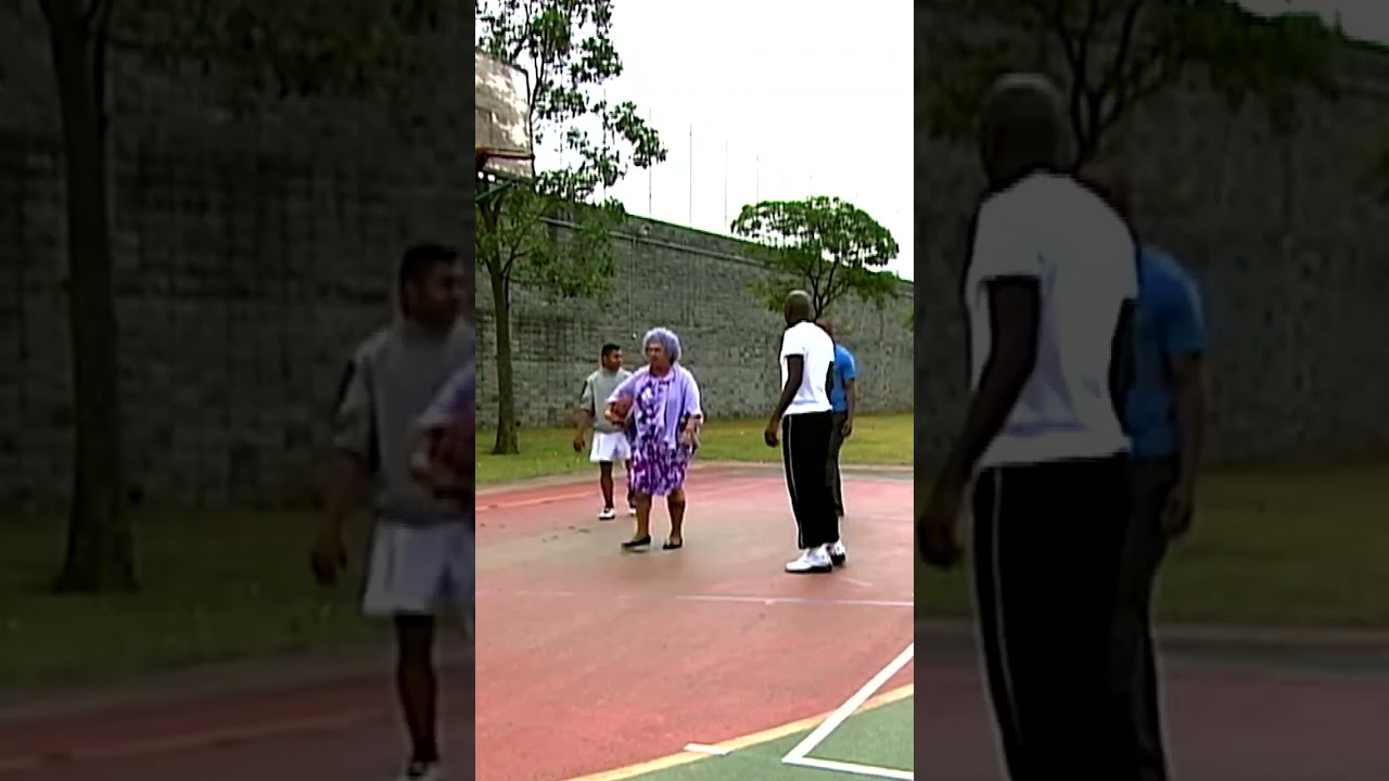 Roubou a bola de basquete 🤣🤣 #Shorts #Pegadinha #Pranks #Basquete