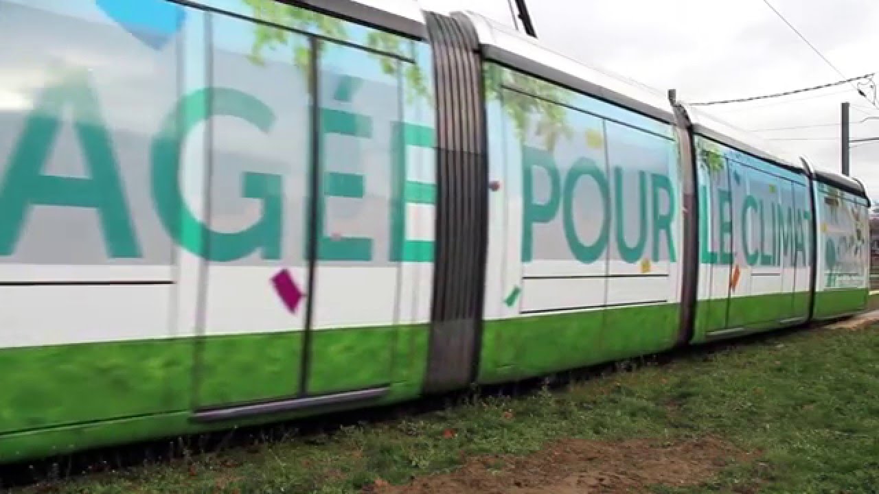 Divia - Habillage tram Grand Dijon-COP21 (timelapse)