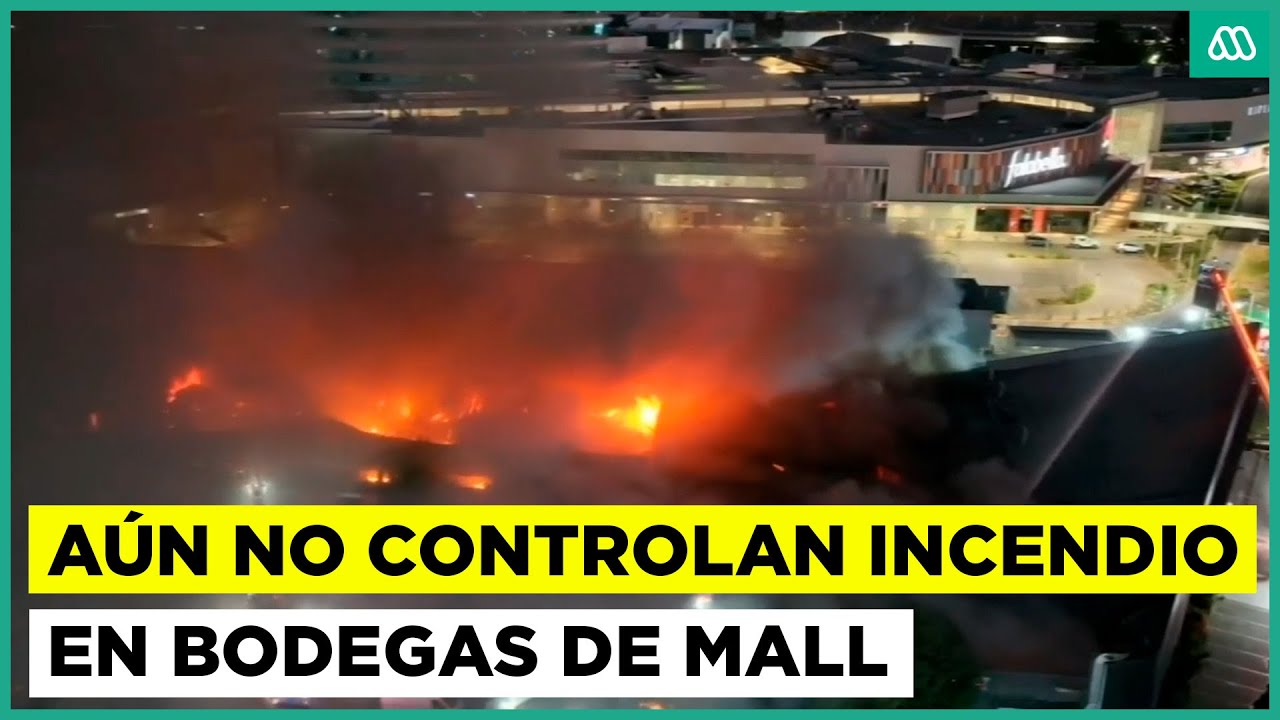 Se mantiene un foco activo en incendio que afectó a 150 bodegas cercanas al Mallplaza Norte