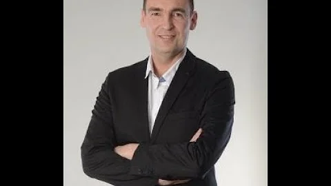 Rafael Badziag  - The Billion Dollar Secret  * Host: Theresa Nguyen-Muth