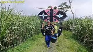 layangan versi bulan