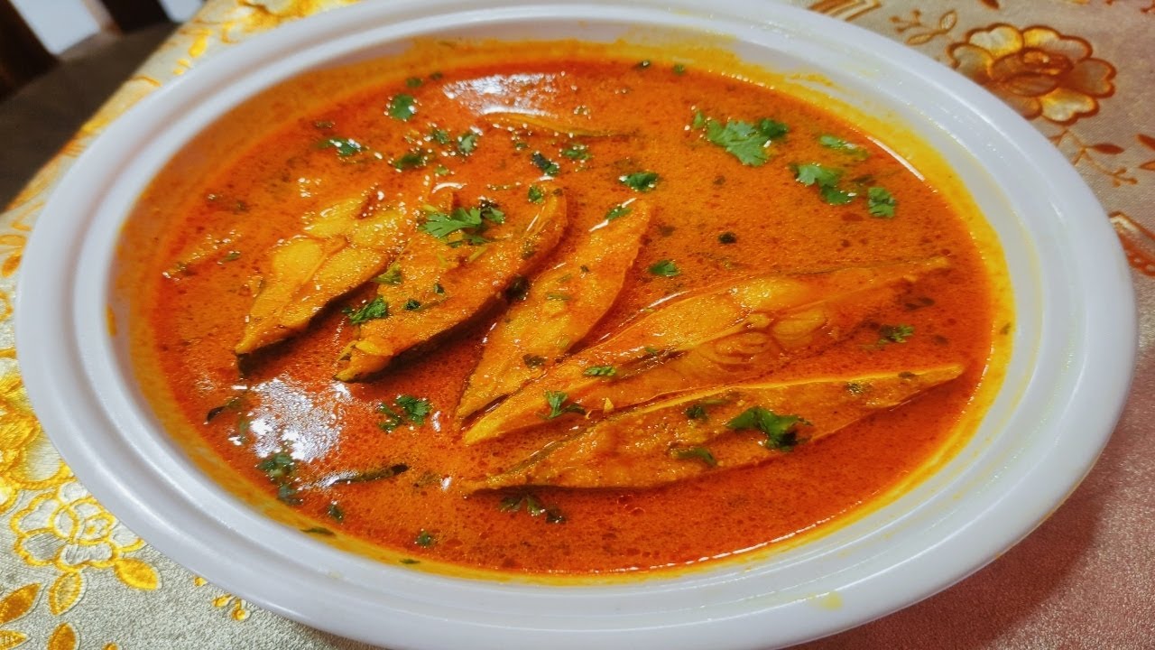 White Pomfret Fish Curry Recipe/Authentic Fish Curry Masala /Paplet ...