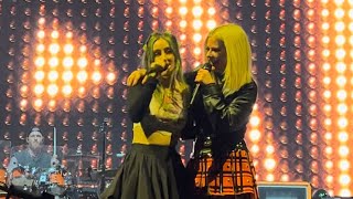 Avril Lavigne - All the Small things by Blink 182 with Phem and Girlfriends in Berlin 15. April 2023