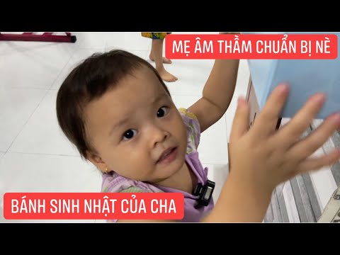 Video Mẹ Ngọc tính tạo bất ngờ, tặng bánh sinh nhật cho cha... - youtube