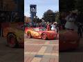 Flash McQueen qui defile a la journée Disney 100 à Disneyland Paris, le 16 octobre 2023 ✨ #disney
