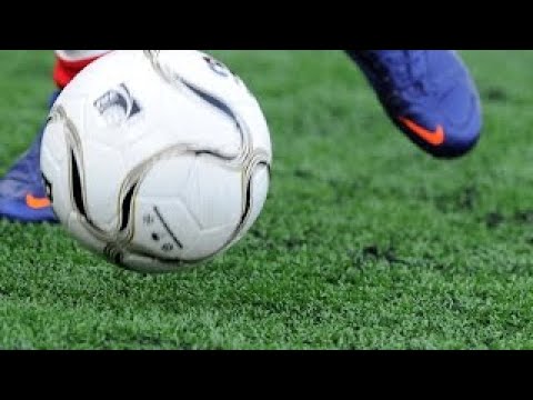 Video: Burvīgi Video Par Futbolistiem, Kuri ķemmē Savas Meitas