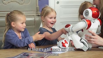 Social robot helps teaching toddlers a second language 1