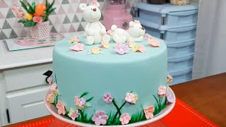 Bolo Com Blindagem Em Ganache Decoração Urso Com Flores Paris Cake Designer