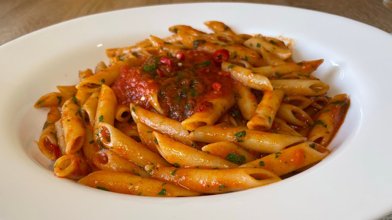 Penne all'Arrabbiata con Pomodoro e Peperoncino Calabrese Fresco. YouTube