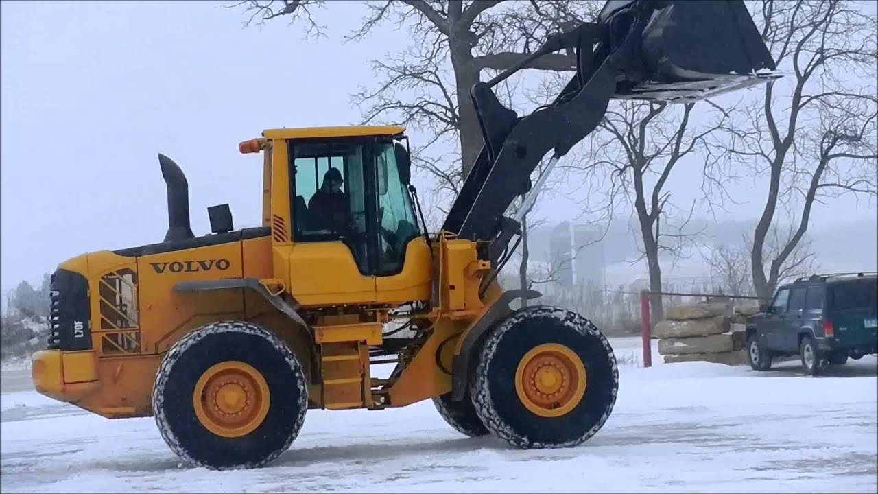 custom trailers sydney 08 Volvo L70F in the Snow