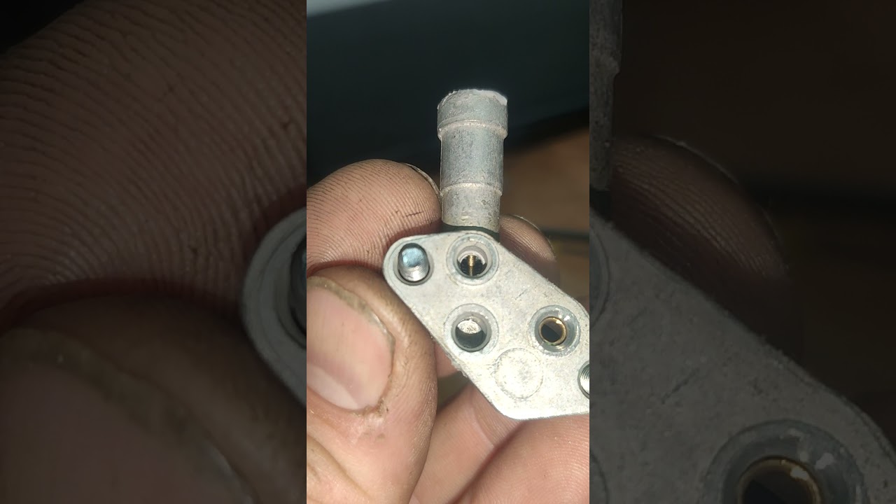 ДААЗ 4178-40: переходная щель открыта на половину на ХХ? Это нормально ...