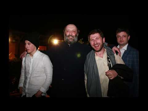 მერცხლებით სავსეა ზეცა