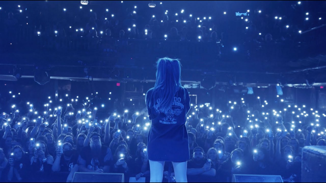 TOUR VLOG: Life on Mars Tour with YUNGBLUD - Week Two - Charlotte Sands