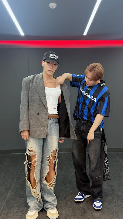 #창빈 의 #CEREMONYchallenge w/ #2PM #투피엠 #JUN_K #준케이 선배님!💪 #StrayKids #스트레이키즈 #KARMA #CEREMONY