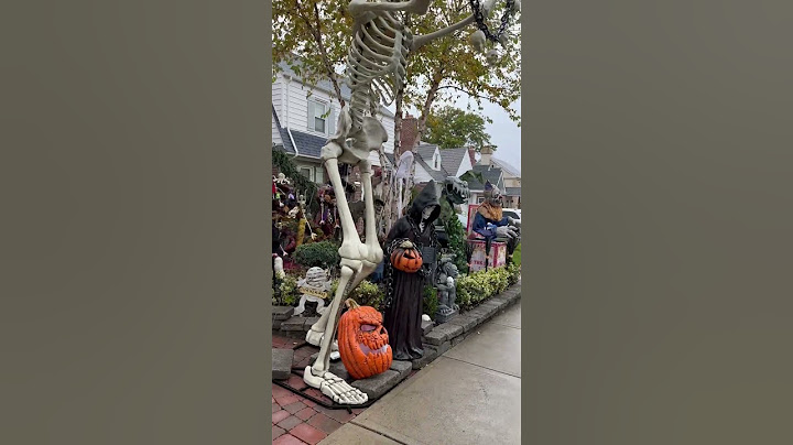 Halloween Hunting House: Best Decorations in New York City #halloween
